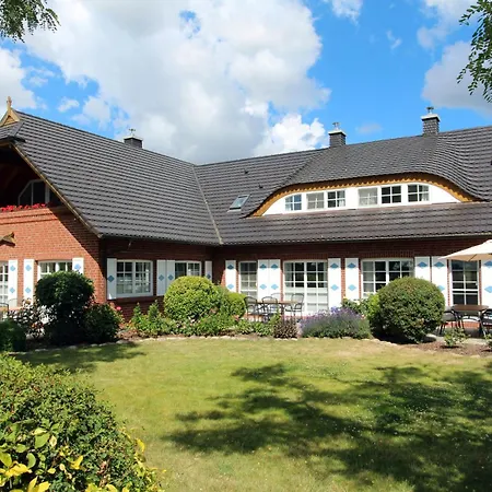 Apartment Unterm Reetdach M Terras O Balk U Sauna Middelhagen