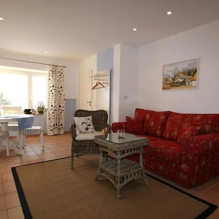 Unterm Reetdach M Terras O Balk U Sauna Apartment Middelhagen