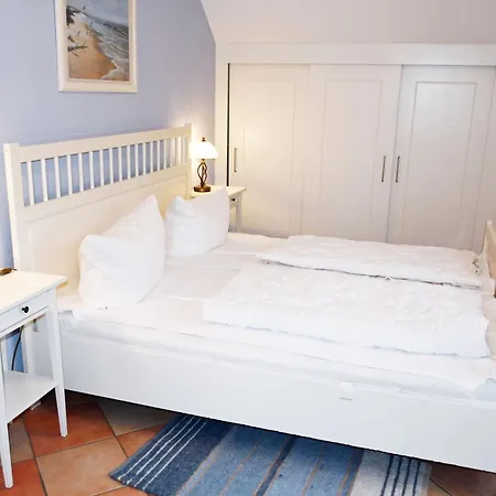 Unterm Reetdach M Terras O Balk U Sauna Middelhagen