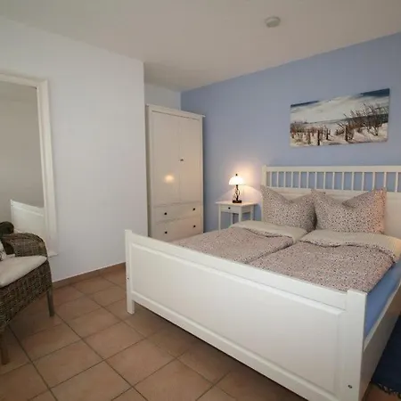 Unterm Reetdach M Terras O Balk U Sauna Middelhagen