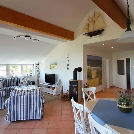 Apartment Unterm Reetdach M Terras O Balk U Sauna Middelhagen
