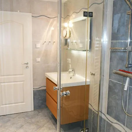 Unterm Reetdach M Terras O Balk U Sauna Apartment Middelhagen