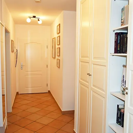 Apartment Unterm Reetdach M Terras O Balk U Sauna Middelhagen