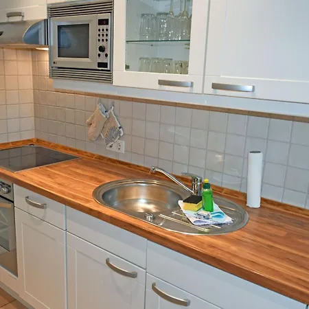 Unterm Reetdach M Terras O Balk U Sauna Middelhagen