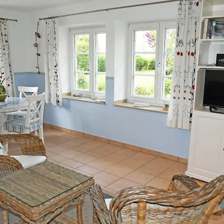 Unterm Reetdach M Terras O Balk U Sauna Apartment Middelhagen